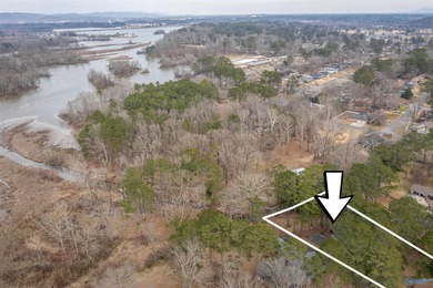 Renovated Lakeside Gem in Clubview area -- Beautifully renovated - photo 3