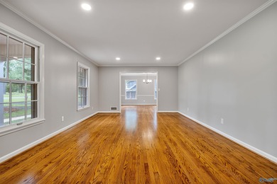 Renovated Lakeside Gem in Clubview area -- Beautifully renovated - photo 5