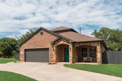 Lake Home For Sale in Gainesville, Texas