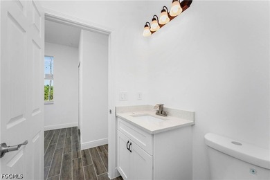 This beautiful 4-bedroom, 3-bathroom, 2,100 sq ft single-family - photo 17
