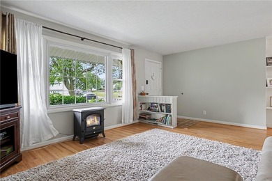 Imagine coming home to peaceful wooded views, no rear neighbors - photo 2