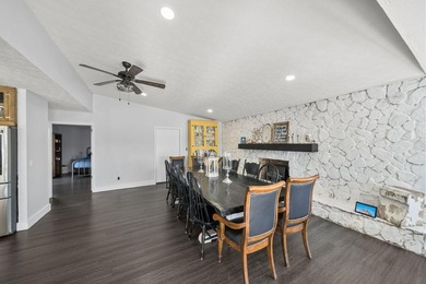 Welcome to this beautifully renovated 4-bedroom, 2-bath - photo 10