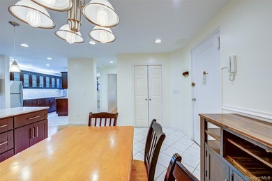 THE UNIT: Welcome home to the dreamy #4E... a spacious, bright - photo 2