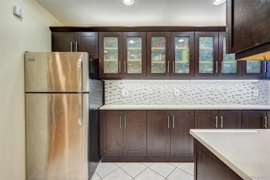 THE UNIT: Welcome home to the dreamy #4E... a spacious, bright - photo 4