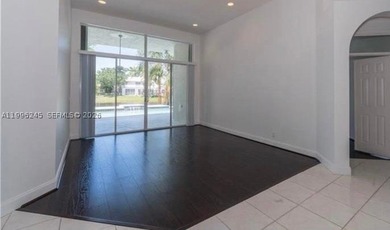 Beautiful home in the prestigious Weston Hills Country Club - photo 6
