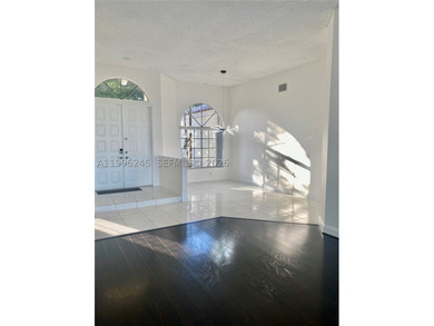 Beautiful home in the prestigious Weston Hills Country Club - photo 7
