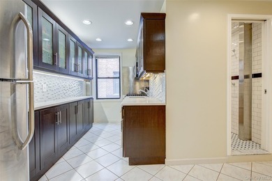 THE UNIT: Welcome home to the dreamy #4E... a spacious, bright - photo 7