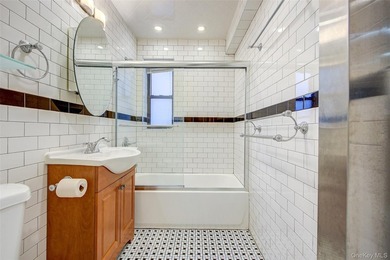 THE UNIT: Welcome home to the dreamy #4E... a spacious, bright - photo 8
