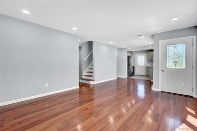 Lovely Patchogue Living! Enjoy This Beautifully Designed And - photo 4