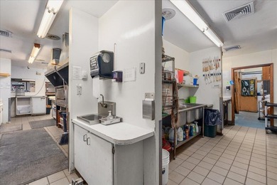 Here's your chance to own a versatile commercial property in a - photo 16