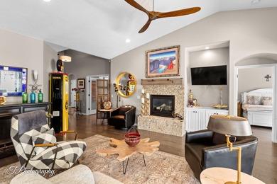 55+ living in SunRiver with a PRIVATE POOL and spa in one of the