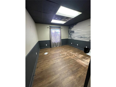This prime commercial property presents an outstanding - photo 22