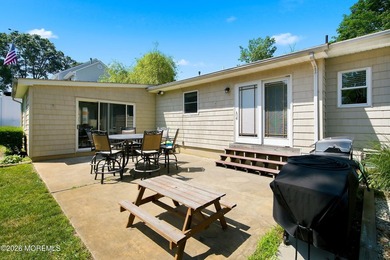 Welcome to this beautifully updated 3-bedroom 2 bath ranch in - photo 22
