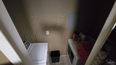 Welcome to this beautifully maintained 2-bedroom, 2-bath condo - photo 23