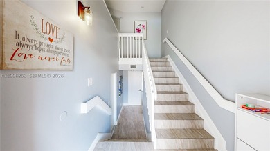 Welcome to this beautiful tri-level townhome condo featuring 3 - photo 5