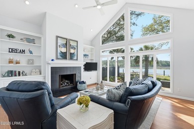 Ooo la la! Newly Renovated, Open Concept and a SHOW STOPPER! - photo 1