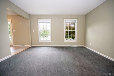 Welcome to 45 Sunset Creek Drive in West Seneca! This spacious - photo 6