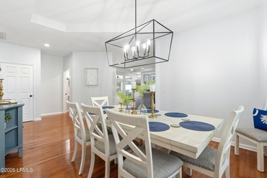 Ooo la la! Newly Renovated, Open Concept and a SHOW STOPPER! - photo 10