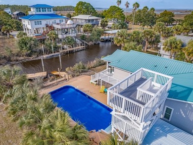This beautiful beach house is being sold furnished, ready for - photo 5