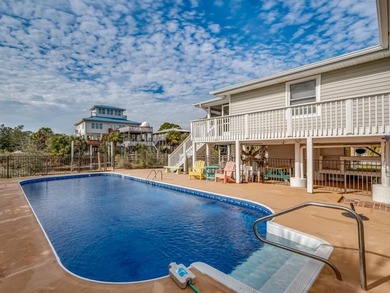 This beautiful beach house is being sold furnished, ready for - photo 7