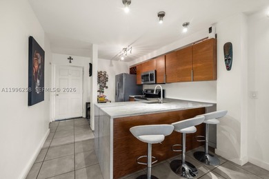 Not your typical condo-this is Nirvana with soul. A north-facing - photo 4