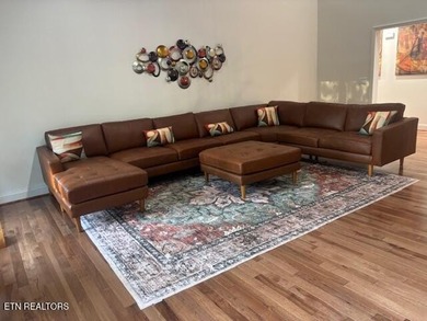 LOCATION LOCATION! WOW What a beautiful property we have here my - photo 12