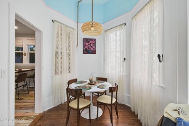 Beautifully restored historic cottage on one of the quietest - photo 12