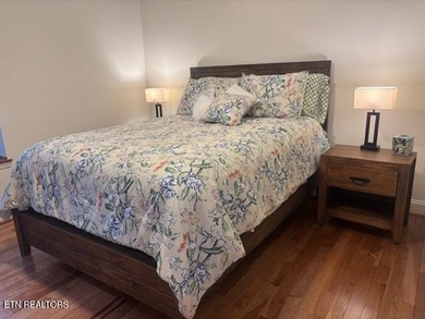 LOCATION LOCATION! WOW What a beautiful property we have here my - photo 17