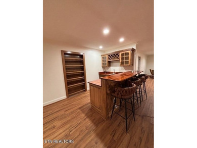LOCATION LOCATION! WOW What a beautiful property we have here my - photo 23