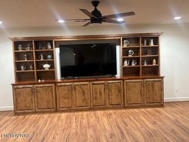 LOCATION LOCATION! WOW What a beautiful property we have here my - photo 24