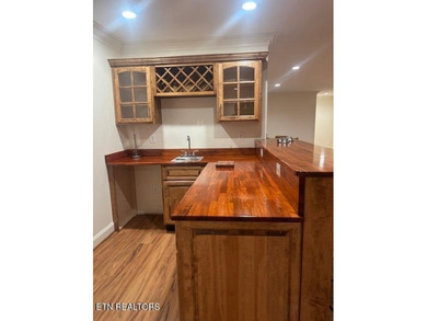 LOCATION LOCATION! WOW What a beautiful property we have here my - photo 25