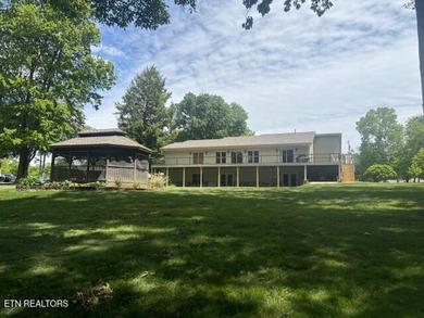 LOCATION LOCATION! WOW What a beautiful property we have here my - photo 28
