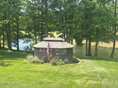 LOCATION LOCATION! WOW What a beautiful property we have here my - photo 29