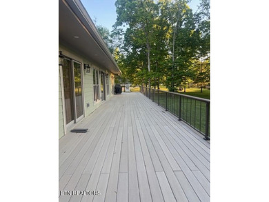 LOCATION LOCATION! WOW What a beautiful property we have here my - photo 33