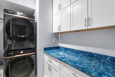 Welcome to this exceptional, fully upgraded 3-bedroom, 3.5-bath - photo 40