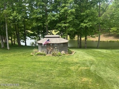 LOCATION LOCATION! WOW What a beautiful property we have here my - photo 45