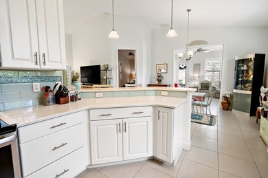 Impeccably maintained, one-owner residence offers 3-beds & - photo 8