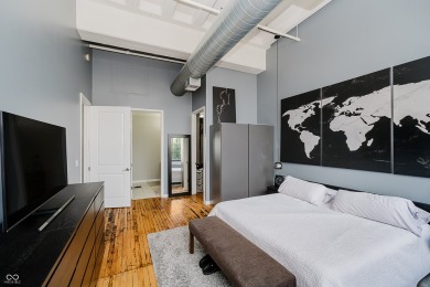 Live in the heart of downtown Indianapolis in this stylish and