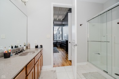 Live in the heart of downtown Indianapolis in this stylish and