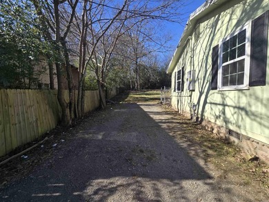 Perfect starter home or investment property. Located close to - photo 23