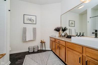 Live in the heart of downtown Indianapolis in this stylish and