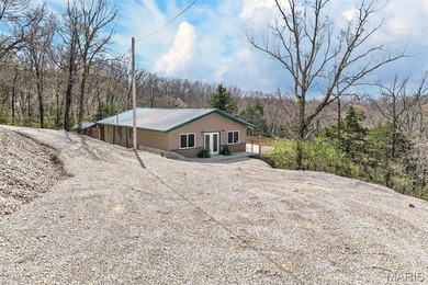 Vaulted ceilings, natural light, and quick lake access. This is - photo 28