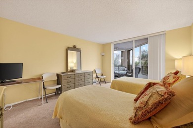 Beautiful 2 bedrrom 2 bath furnished condo in ''Seascape 1'' at - photo 33