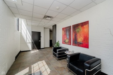 Live in the heart of downtown Indianapolis in this stylish and