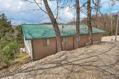 Vaulted ceilings, natural light, and quick lake access. This is - photo 37
