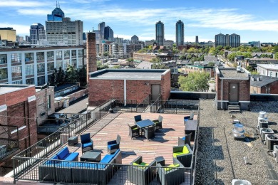 Live in the heart of downtown Indianapolis in this stylish and