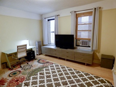 Experience urban living at its finest in this spacious Coop - photo 8