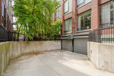 Live in the heart of downtown Indianapolis in this stylish and