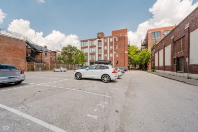 Live in the heart of downtown Indianapolis in this stylish and