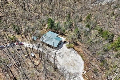 Vaulted ceilings, natural light, and quick lake access. This is - photo 44